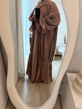 Load image into Gallery viewer, Three piece Pleated Open Abaya/Duster 2.0