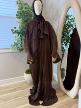 Load image into Gallery viewer, Three piece Pleated Open Abaya/Duster 2.0
