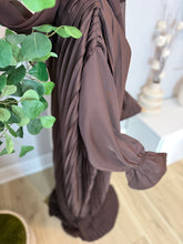 Load image into Gallery viewer, Pleated Bisht Abyah
