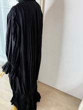 Load image into Gallery viewer, Three piece Pleated Open Abaya/Duster 2.0
