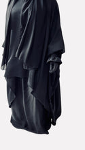 Load image into Gallery viewer, Three piece Abaya w/ scruntch sleeves
